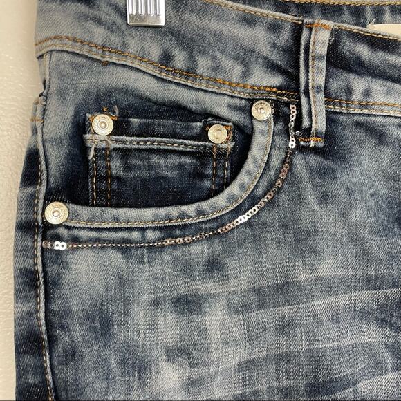 Distressed Acid Wash Jeans with Sequins Sweet Look - Picture 7 of 11